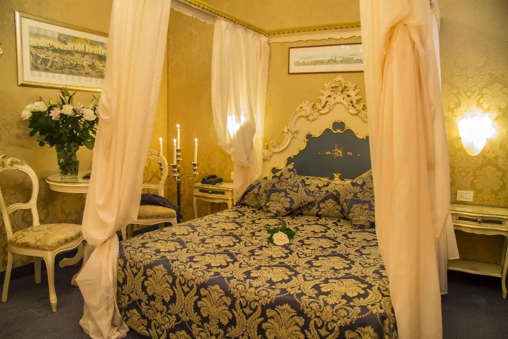 DOUBLE CLASSIC Room, Becher, Venice
