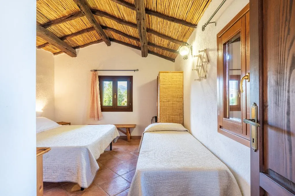 APARTMENT CAPACITY 4 Room, Appartamenti Tiffany, Olbia