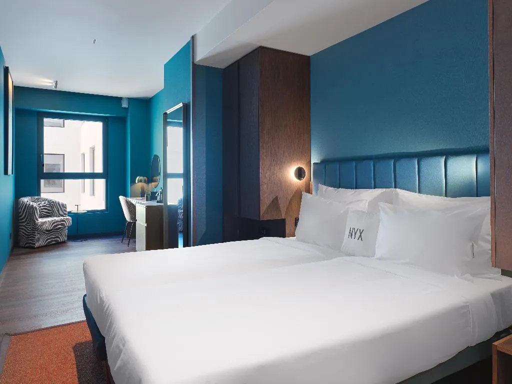 DOUBLE DELUXE Room, NYX Esperia Palace Athens by Leonardo Hotels, Athens