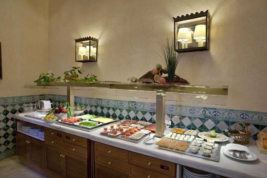 Restaurant, Parador de Guadalupe, Madrid