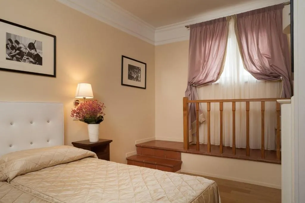 TRIPLE CLASSIC Room, Executive, Florence