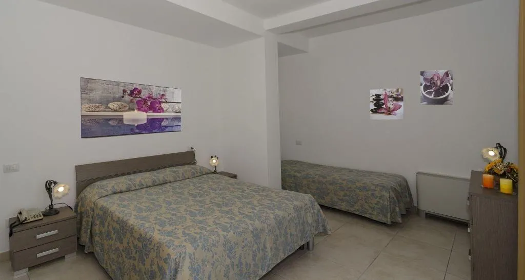 Room, Hotel Paris, Florence
