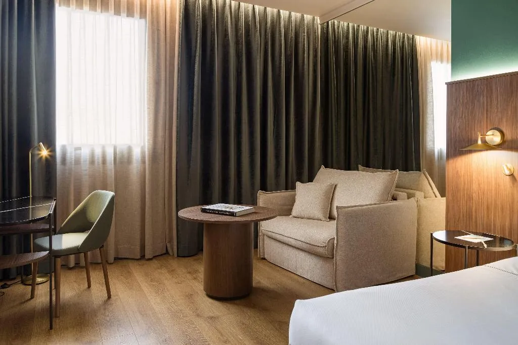 FAMILY ROOM STANDARD Room, Melia Milano, Milan