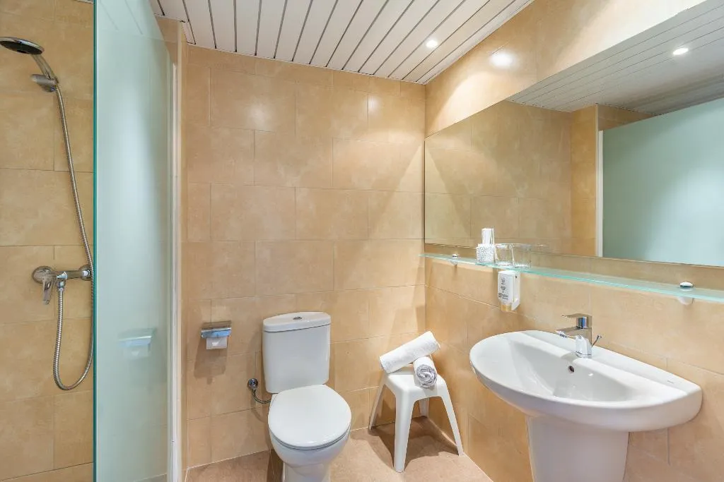 TWIN STANDARD Room, Samos, Majorca