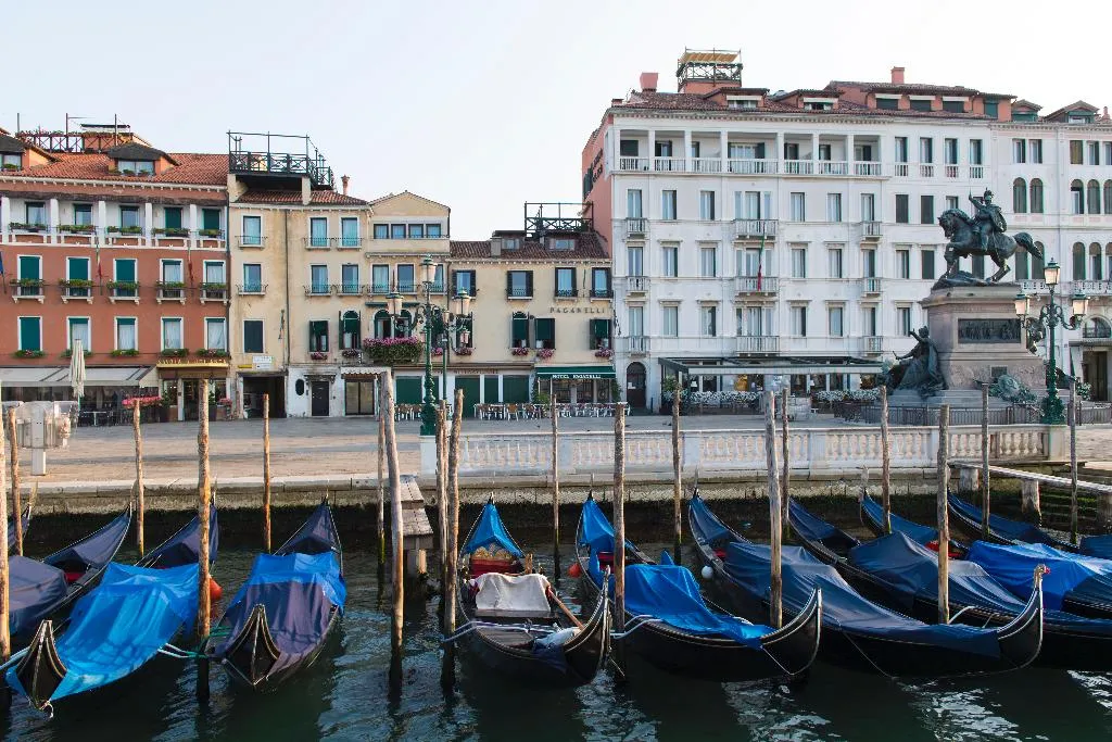 General view, Paganelli, Venice