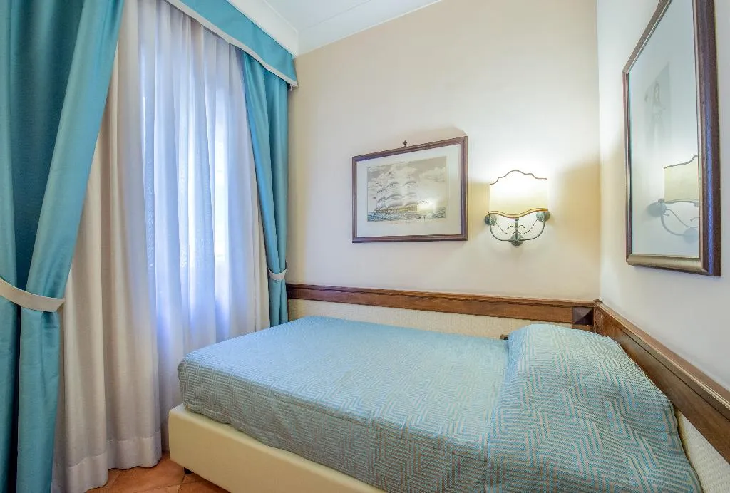 SINGLE STANDARD Room, Michelangelo, Naples