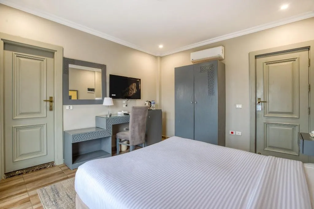 Room, Mamluk Pyramids Hotel, Cairo