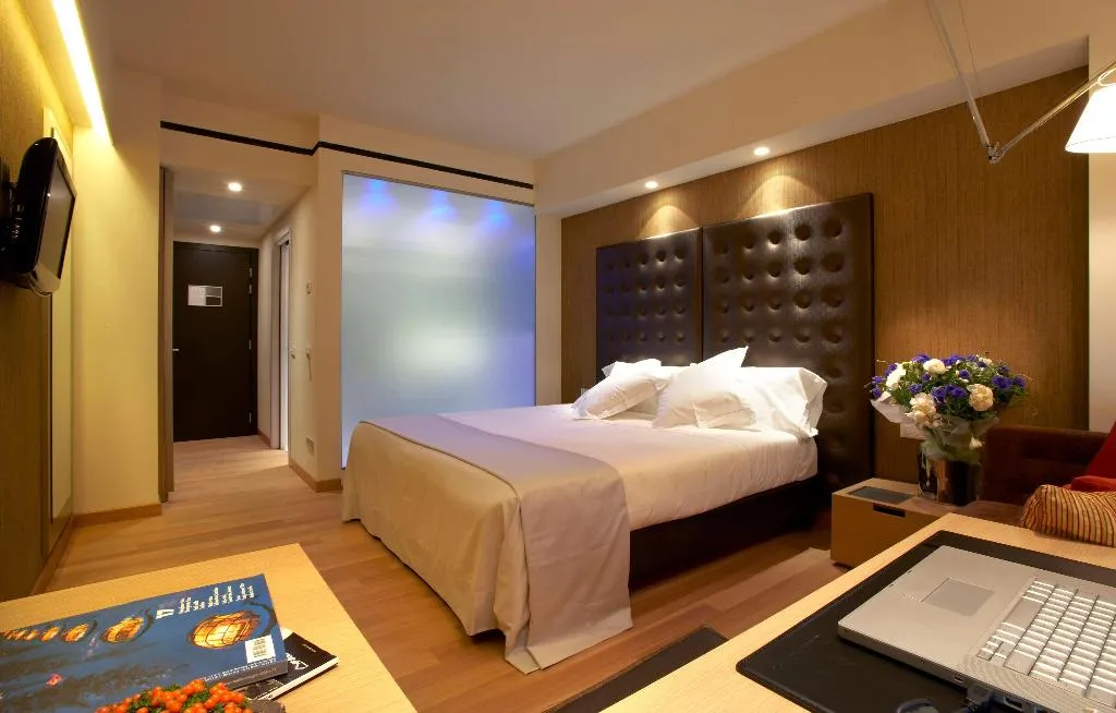DOUBLE KING SIZE BED Room, Devero Hotel & Spa, BW Signature Collection, Milan