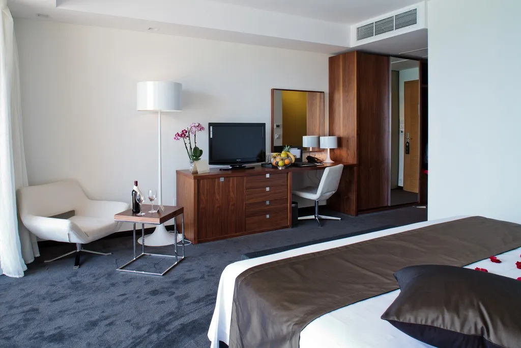 DOUBLE SINGLE USE GOLF VIEW Room, Lighthouse Golf & Spa Hotel, Varna