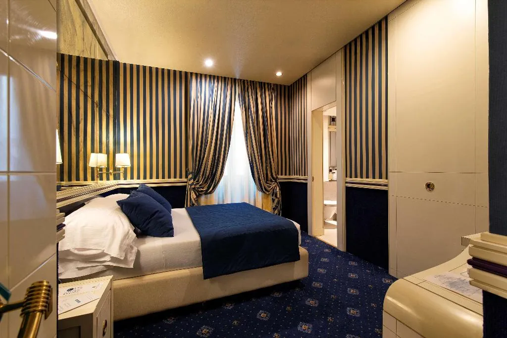 Room, Atlante Star, Rome