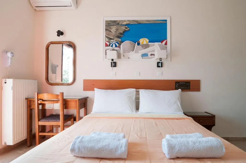 Room, Holiday Beach Resort, Santorini