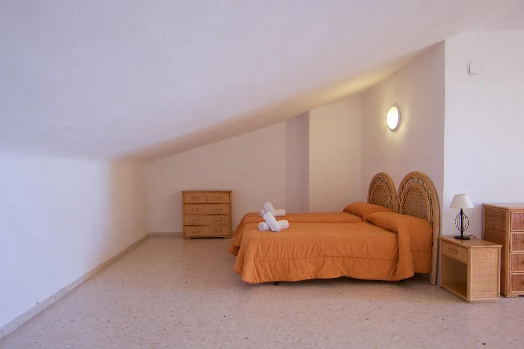 APARTMENT FOUR BEDROOMS Room, Valencia Port Saplaya Apartamentos, Valencia