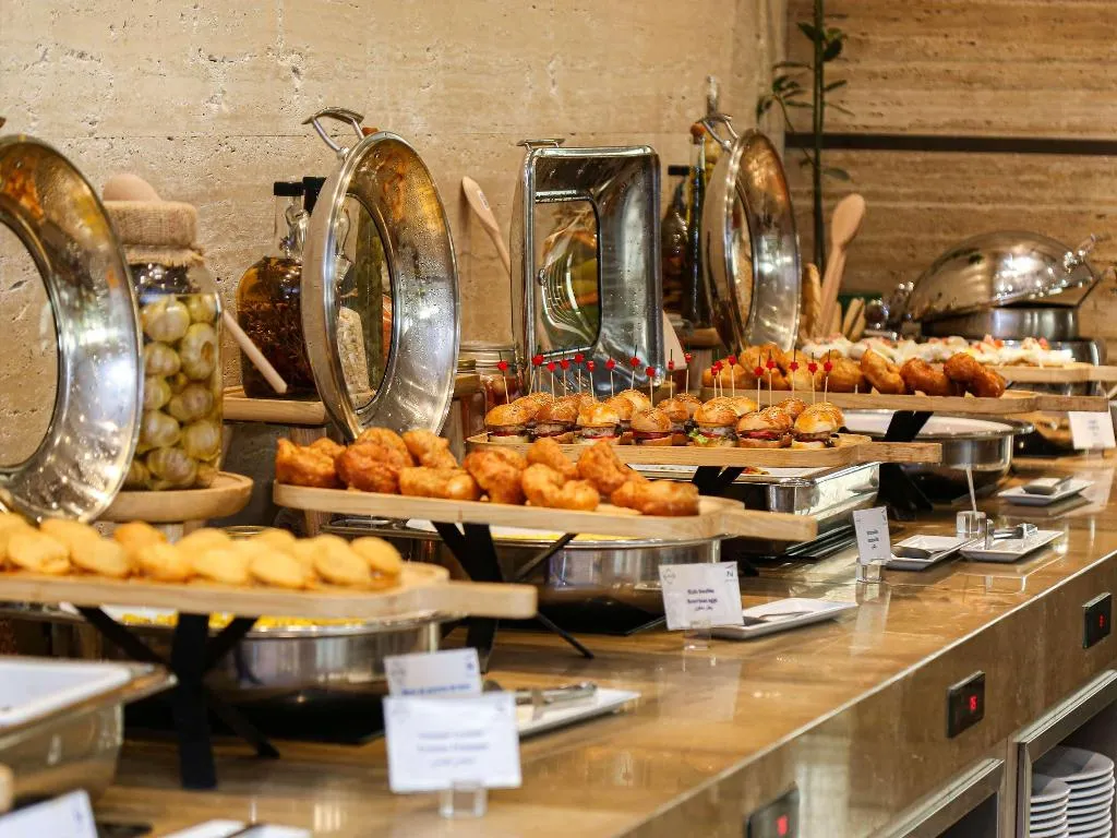 Restaurant, Novotel Tunis Lac, Tunisia