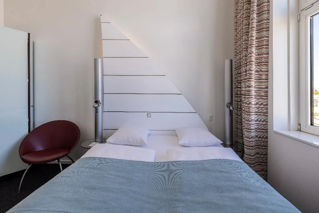 DOUBLE CAPACITY 4 TWO BEDROOMS Room, Copenhagen Island, Copenhagen