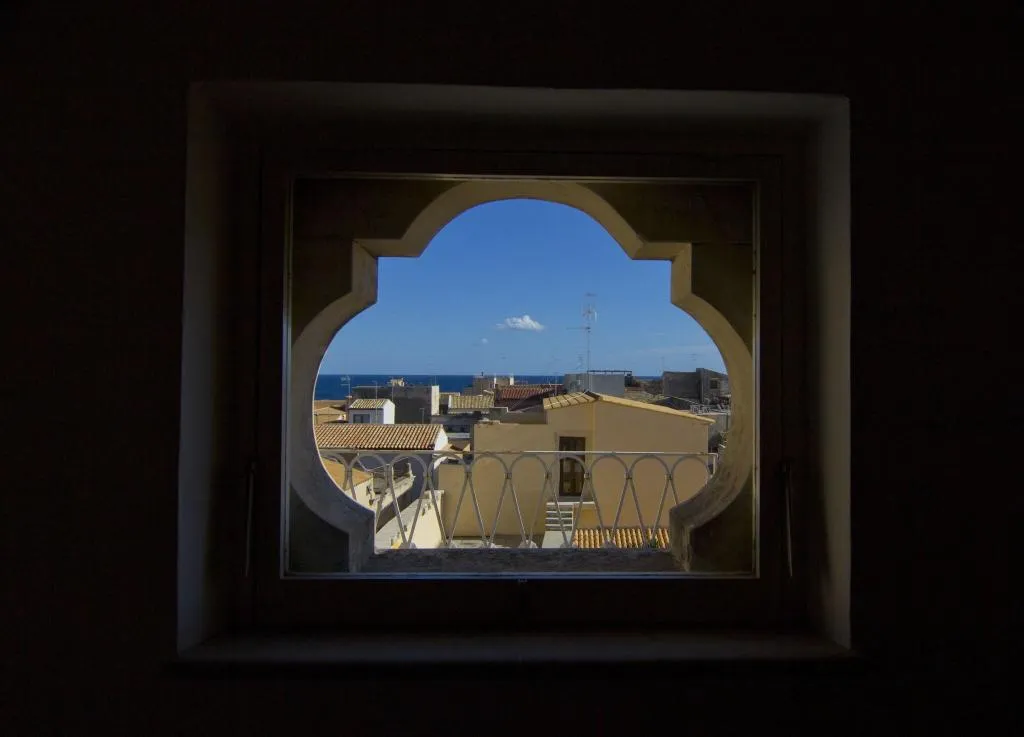 Terrace, La Via Della Giudecca, Catania