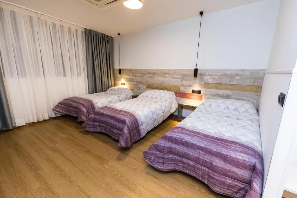 TRIPLE STANDARD Room, Far Home Bernabeu, Madrid