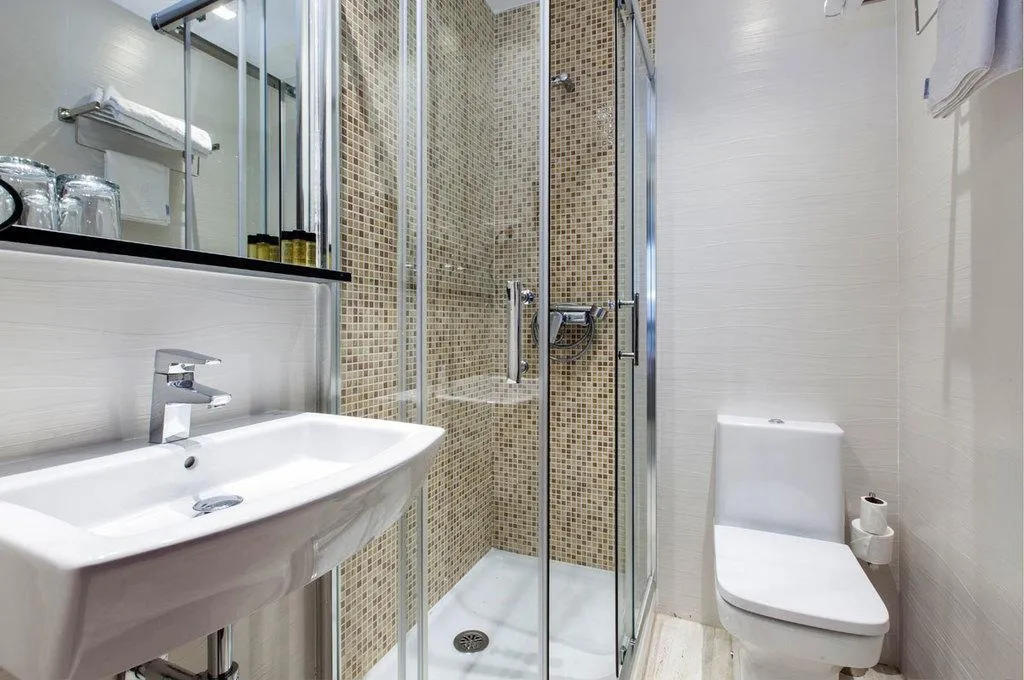 Room, Hostal Castilla I, Madrid