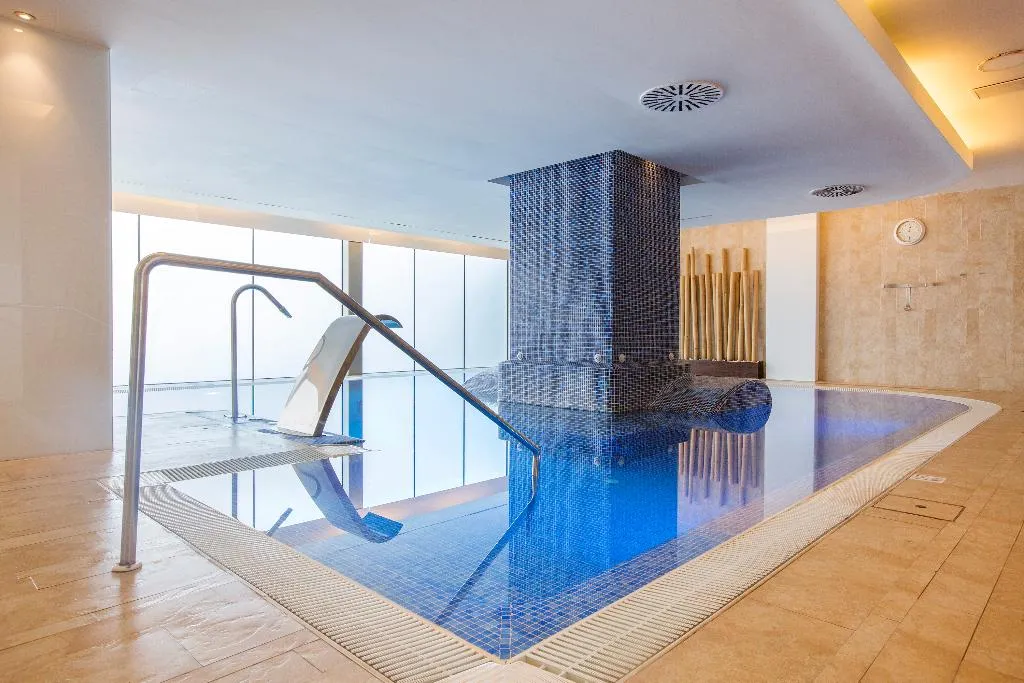 Pool, Hipotels Cala Millor Park, Majorca
