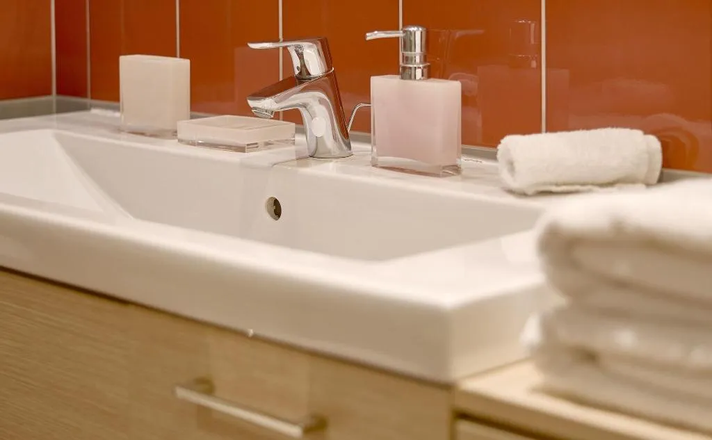 Room, Scale Suites, Athens