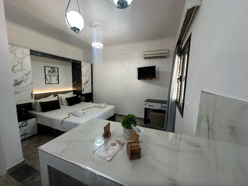 STUDIO DELUXE ONE BED Room, Nikos Apartments Corfu, Corfu