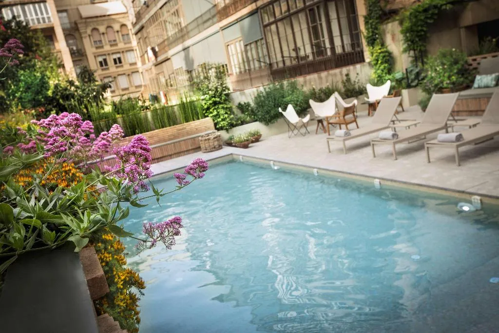 Pool, Alexandra Barcelona, Curio Collection by Hilton, Barcelona
