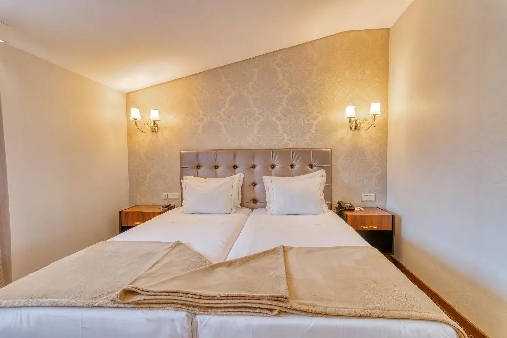 Double or Twin STANDARD Room, Hotel Lis Batalha, Porto