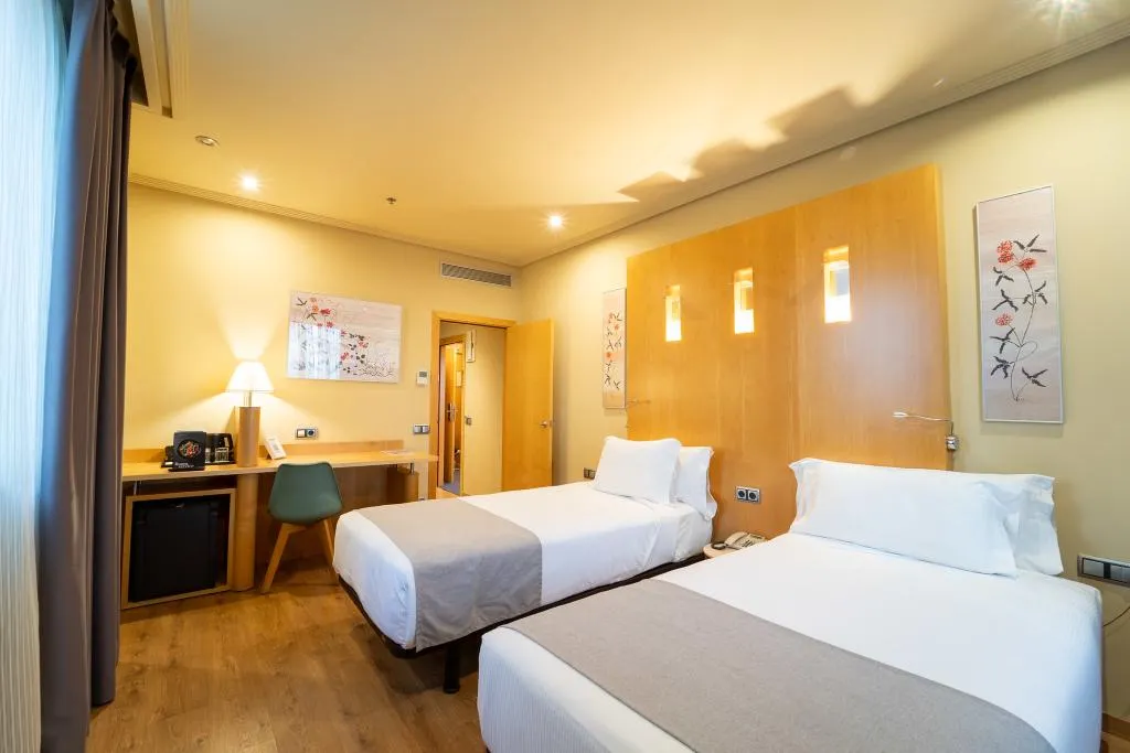 FAMILY ROOM CAPACITY 4 Room, Abba Madrid, Madrid