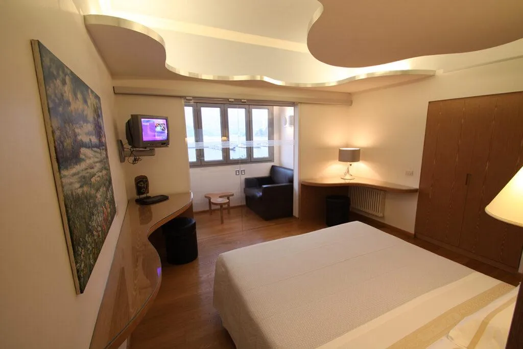 SUITE LAKE VIEW Room, Metropole Suisse, Milan