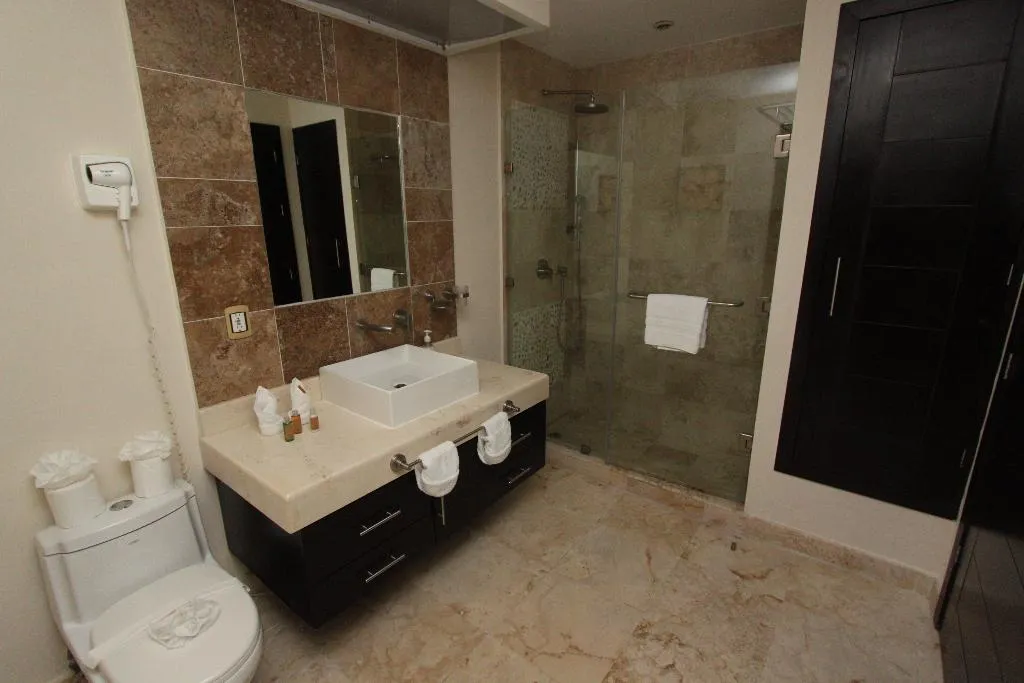 APARTMENT DELUXE TWO BEDROOM Room, El Faro Residences, Playa Del Carmen