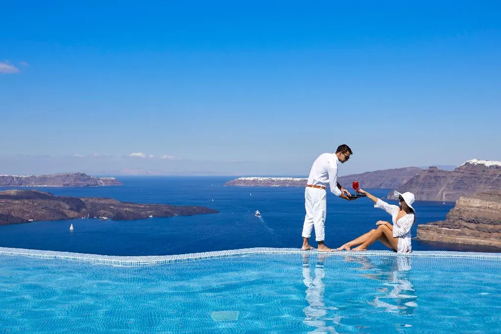 Pool, Suites of the Gods Cave Spa, Santorini