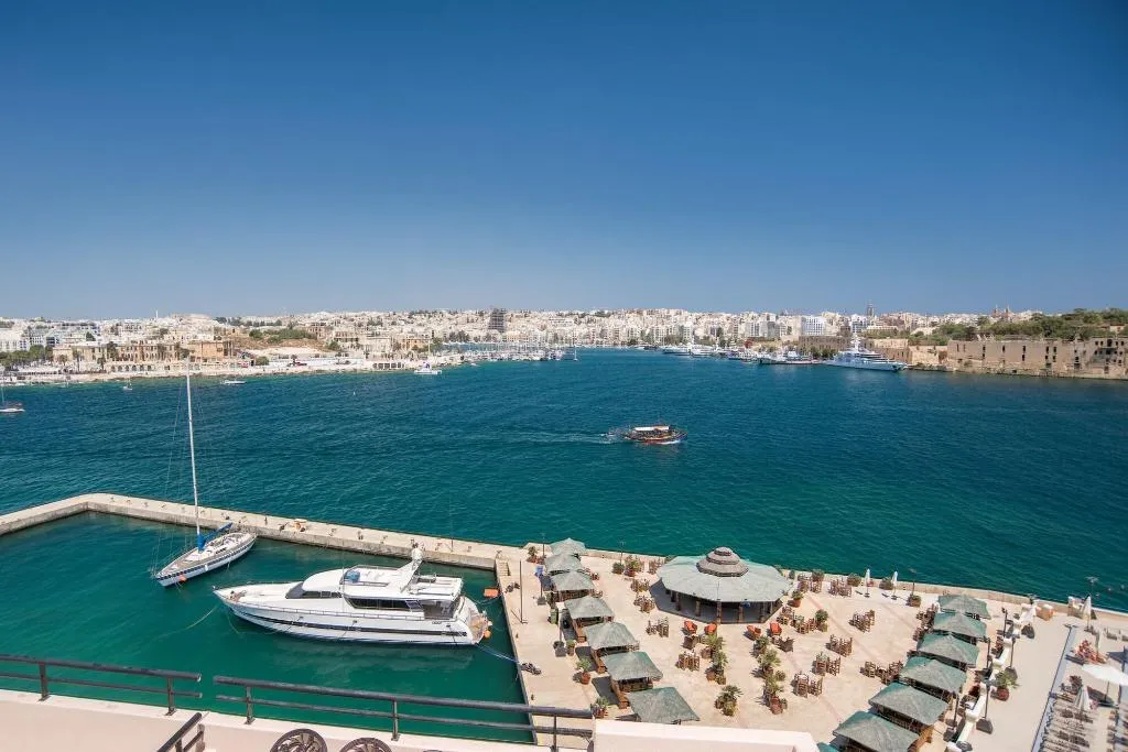 Room, Grand Hotel Excelsior, Malta