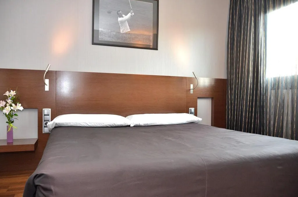 DOUBLE BASIC Room, Tach Madrid Airport, Madrid