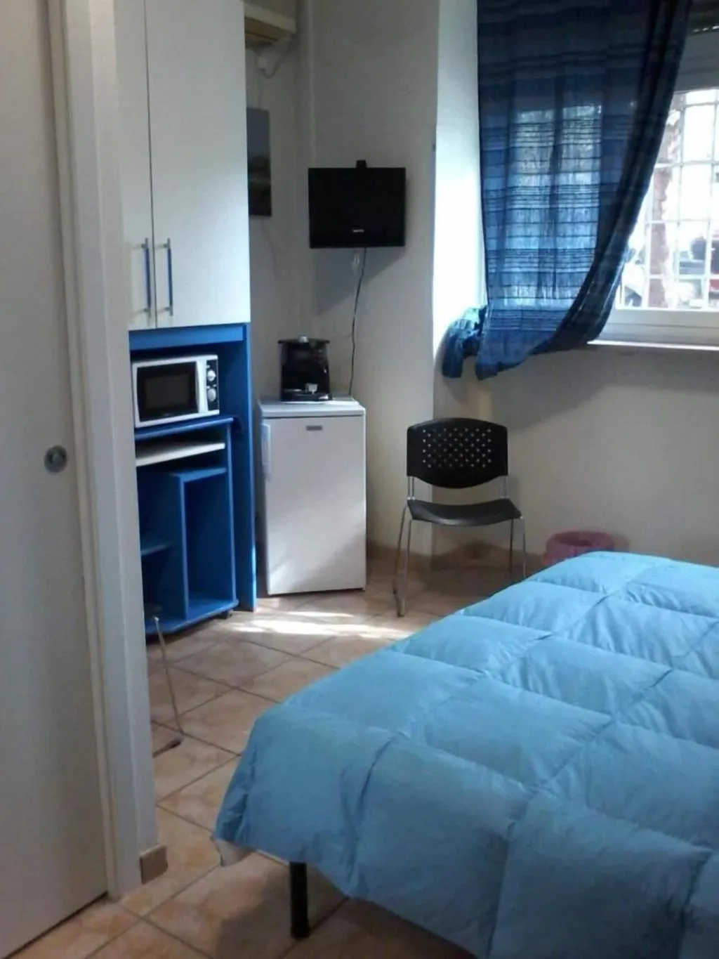 Room, B&B Piazza Ragusa, Naples
