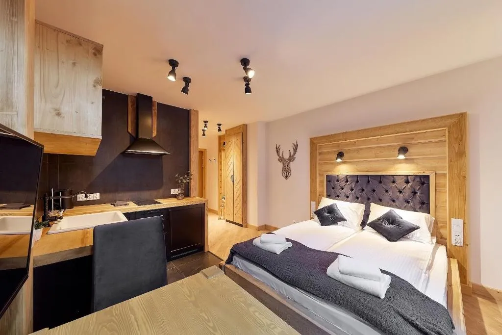 Room, ApartHotel Giewont, Krakow