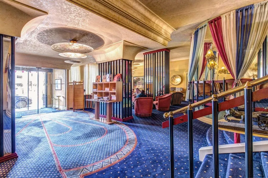 Lobby, Auriga, Milan
