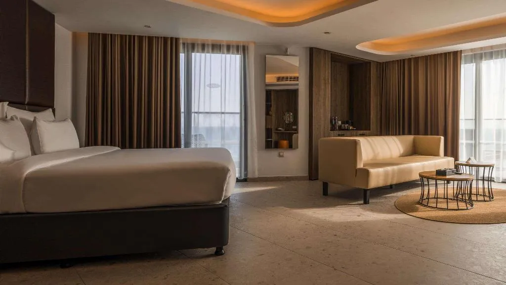 Room, Ax Odycy, Malta