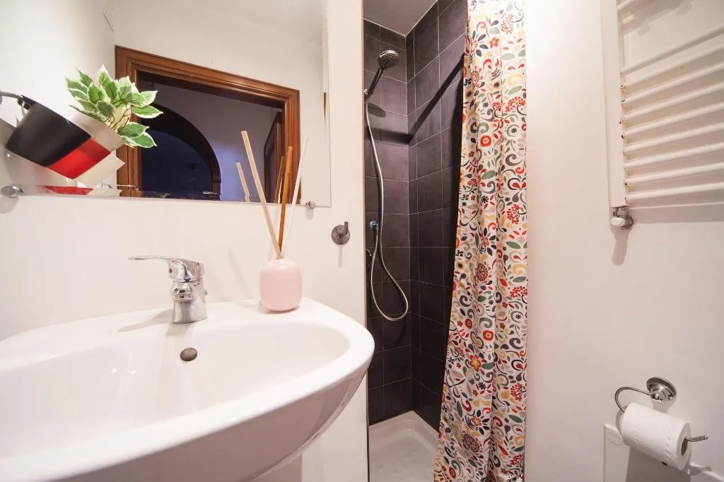Room, Napolicentro Mare, Naples