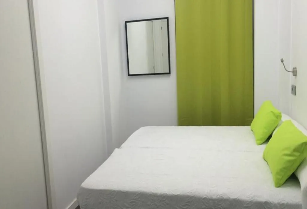 Room CAPACITY 6 ONE BEDROOM Room, Chameleon Hostel Alicante, Costa Blanca