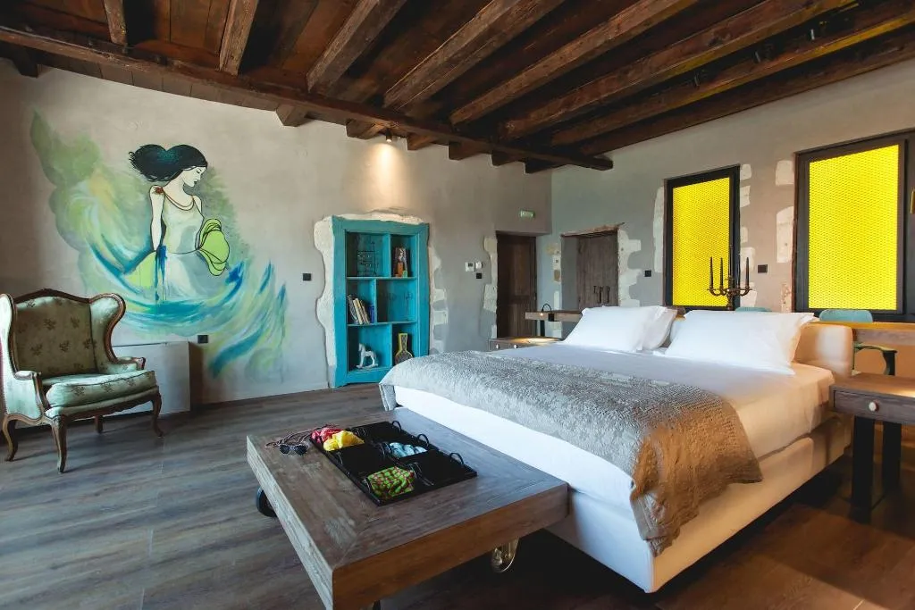 Room, Chania Inn, Crete