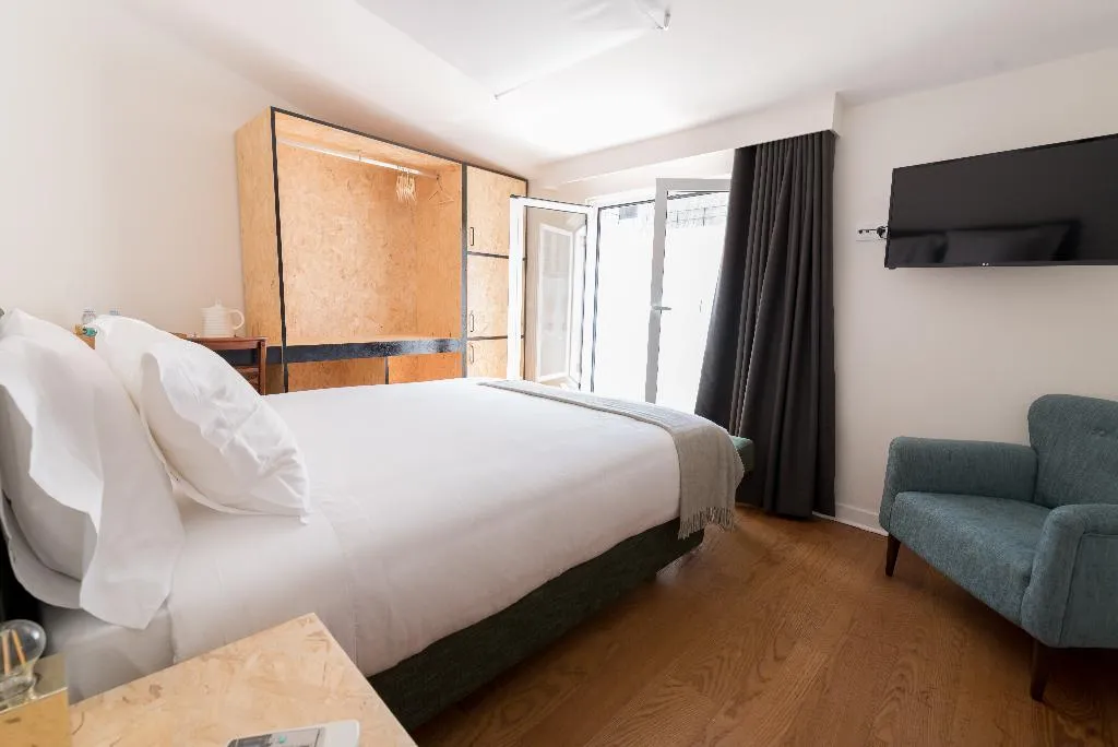 DOUBLE SUPERIOR WITH BALCONY Room, 1869 PrIncipe Real, Lisbon