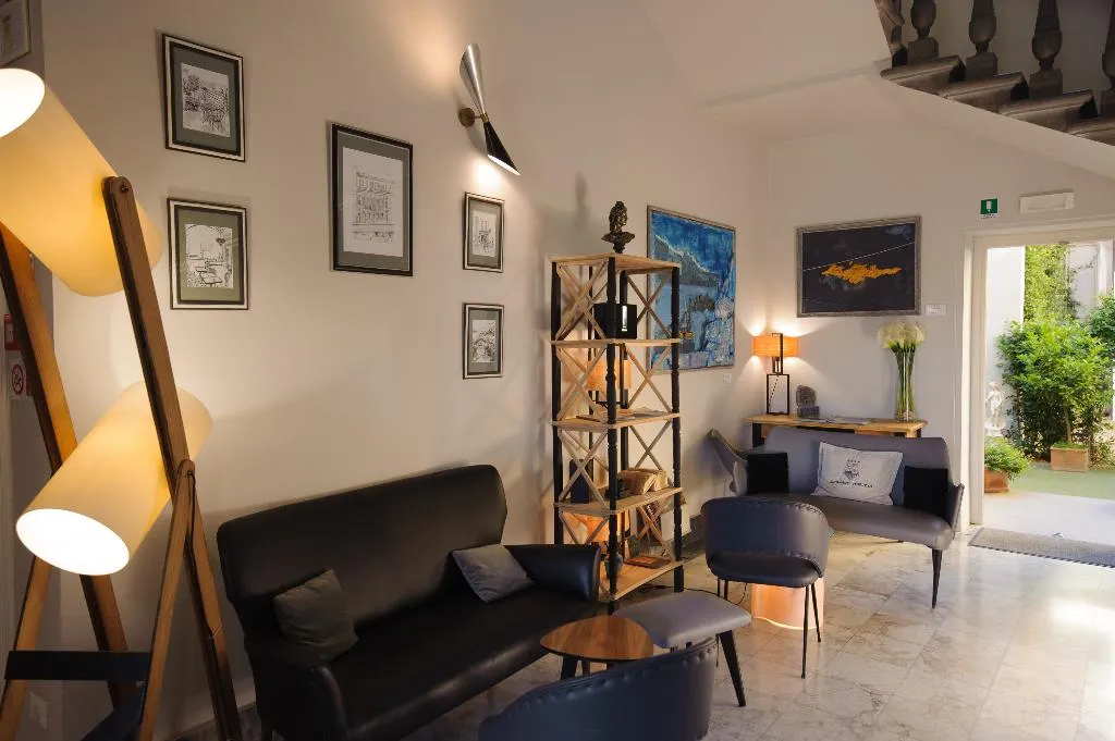 General view, Hotel Lungarno Vespucci 50, Florence