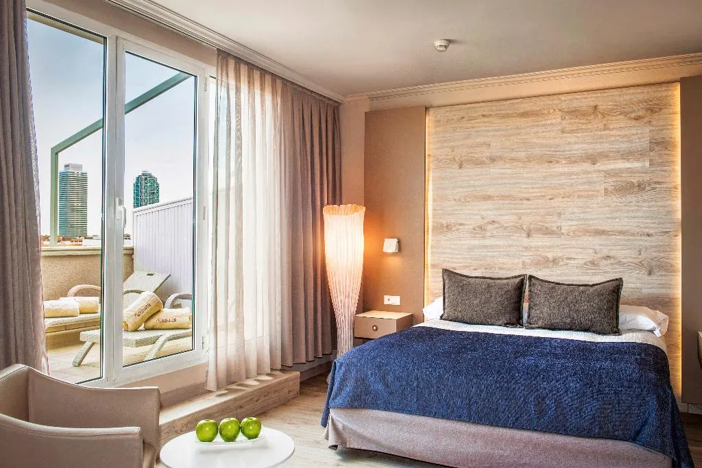 Double or Twin DELUXE WITH TERRACE Room, Salles Hotel Pere IV, Barcelona