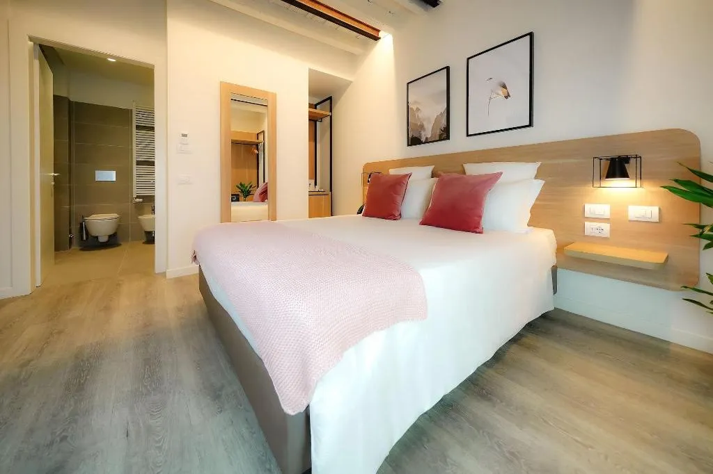 Room, Bergamo Inn 15, Milan