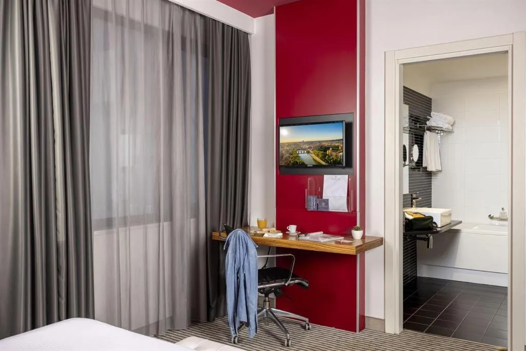 TRIPLE SUPERIOR Room, The Caesar Hotel Roma, Rome