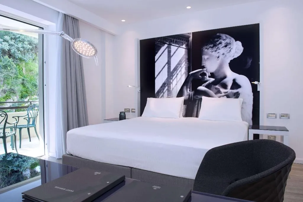 Room, Hilton Sorrento Palace, Naples