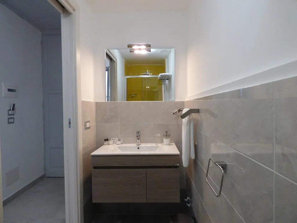 DOUBLE STANDARD Room, B&B Monteoliveto 33, Naples