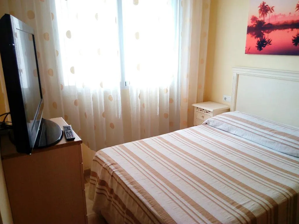 APARTMENT CAPACITY 6 THREE BEDROOM Room, Gandia Universidad 3000, Valencia