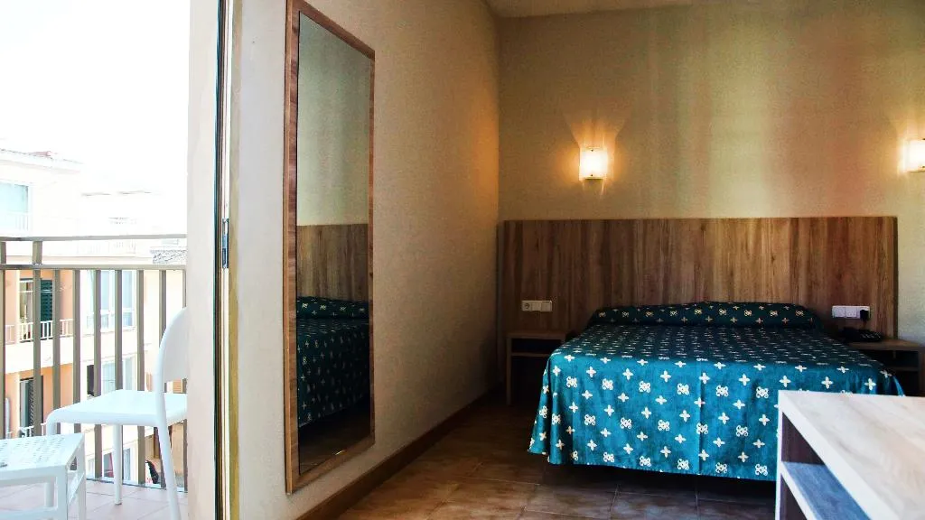 SINGLE STANDARD Room, Iris, Majorca