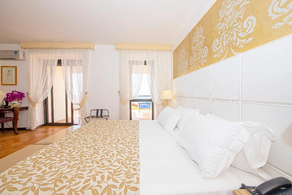 TRIPLE LUXURY Room, Baia Taormina Hotel CDS Hotels, Taormina