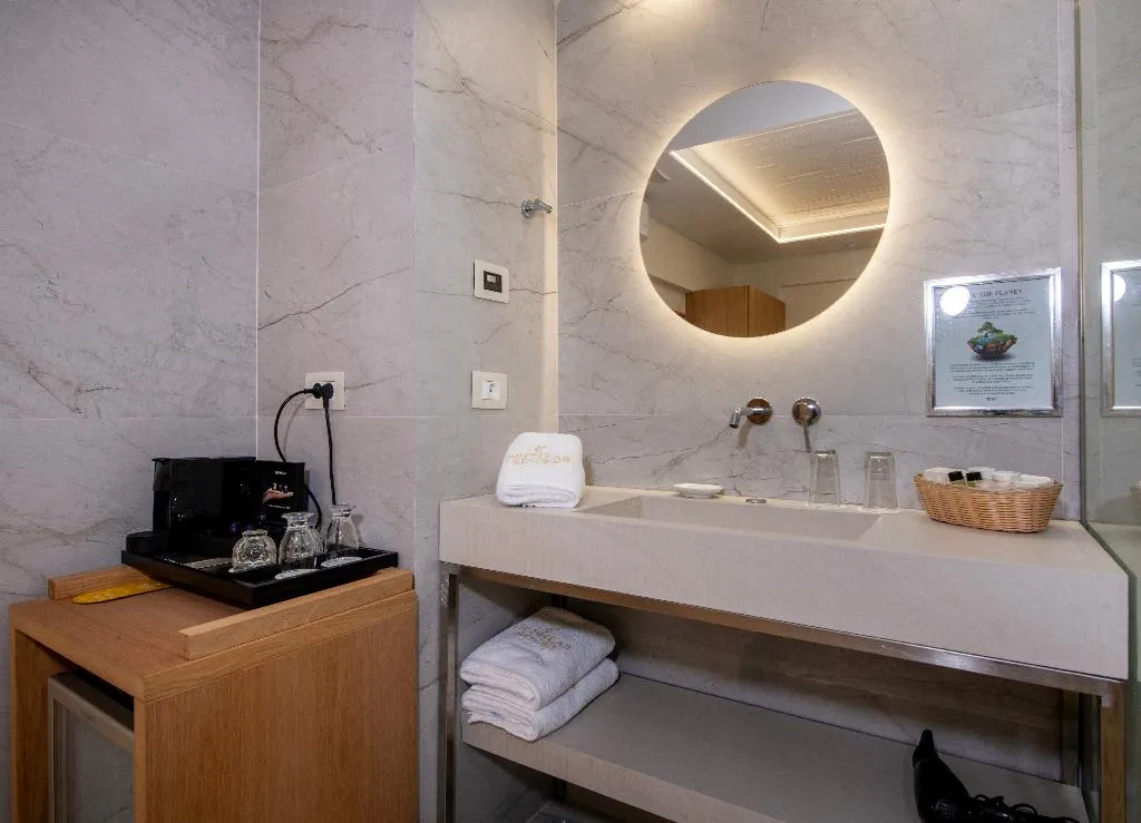 Double or Twin PARTIAL SEA VIEW Room, Orpheas Resort, Crete